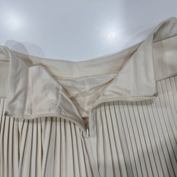 NEW Mini skirt in Ivory, Size L - Picture 11 of 15